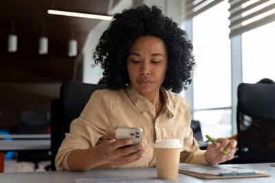 Uso de celular no trabalho