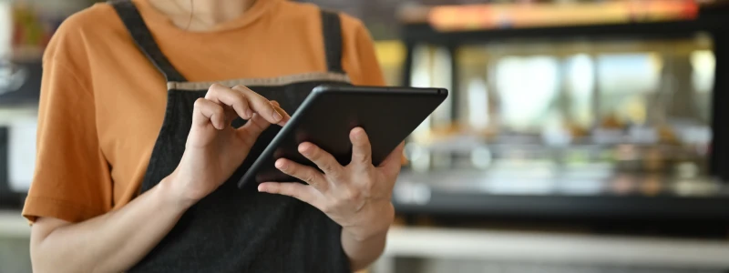 Tablet no balcão para bater ponto